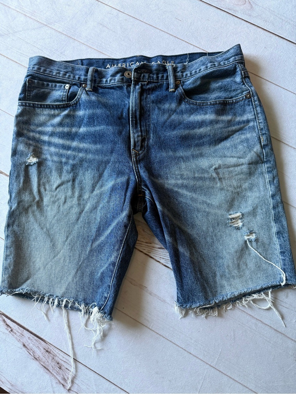American Eagle Men's 34 Medium Wash Distressed Cut-Off Denim Shorts 90s Y2K